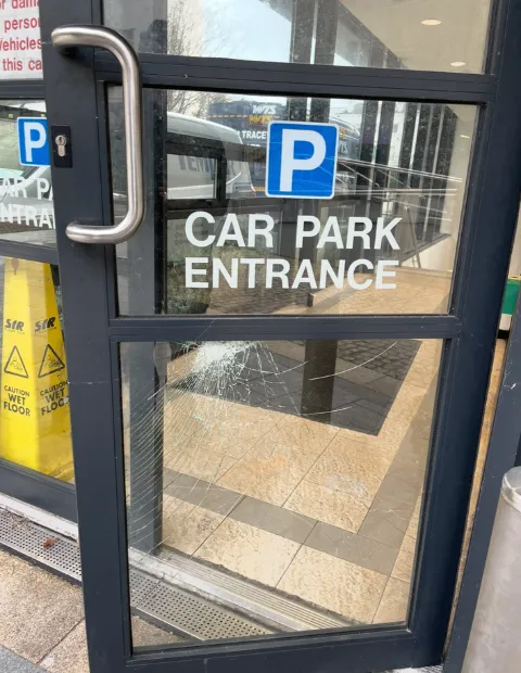 Wicklow window repair service fixing broken or cracked glass